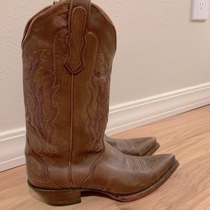 Nocona Women’s Cowboy Boots 8.5 medium brown